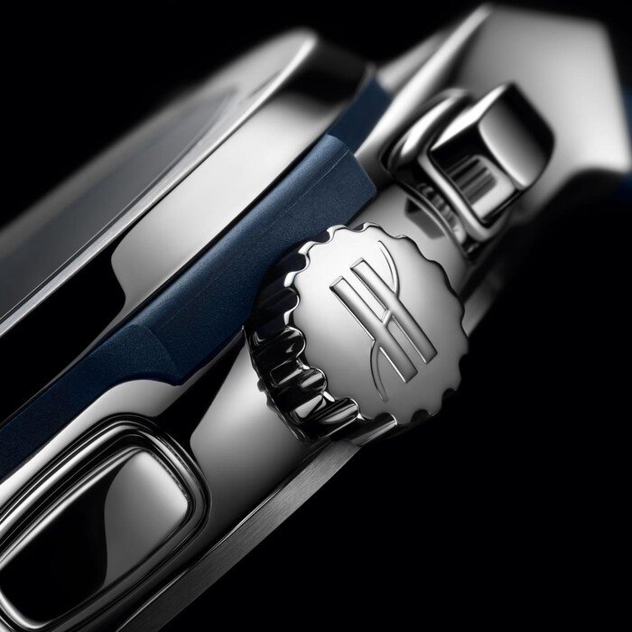 Hublot Classic Fusion 42mm Mens Watch MPN: 541.NX.7170.RX